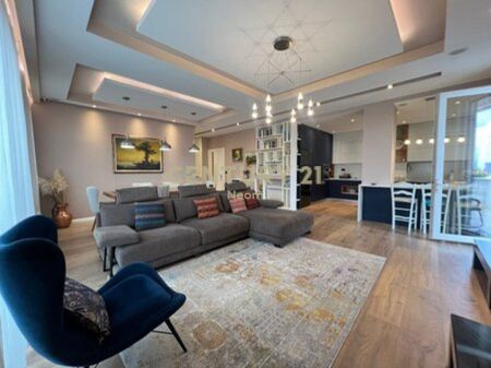 QIRA, PENTHOUSE MODERN 1+1 me POST PARKIMI, Liqenit Artificial 