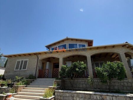 Super Villa Individuale in Affitto   Farkë e Madhe, Tirana