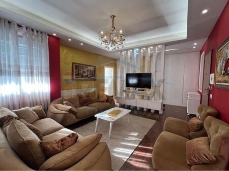 Apartament - Për Qira - Kthesa e Kamzës, Tiranë