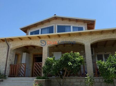  Super Villa Individuale in Affitto   Farkë e Madhe, Tirana