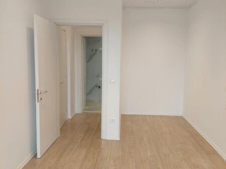 Zyre Me Qera 1+1 Tek Kompleksi Tirana Garden Building (ID BZ2999) Tirane