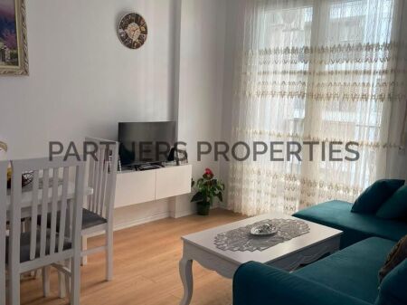  Jepet me Qira Apartament 1+1 në Univers City