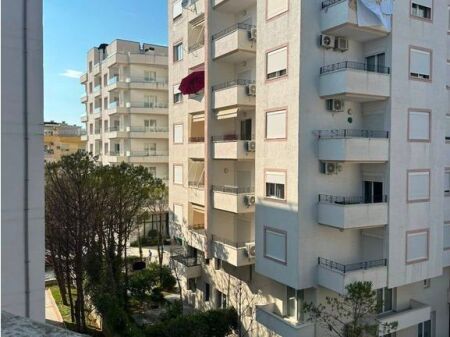 Qerret! Apartament 1+1 Për Shitje 100 metra nga deti!!