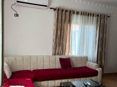 Affitto | Shtëpi private 2 + 1+Ballkon | Rruga Siri Kodra | 500 €/mese
