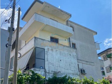 𝐀 3+1 apartment is for sale, 3rd floor of a villa, Shkozë, Tirana