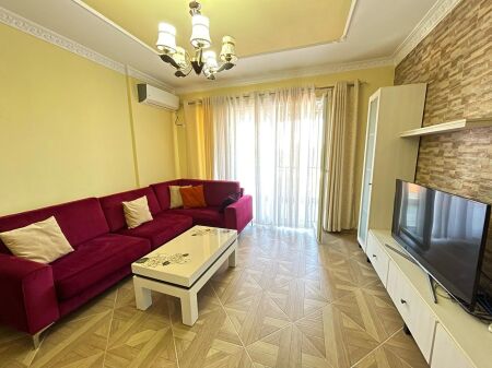 JEPET ME QIRA APARTAMENT 1+1  PRANE RRUGES SE ELBASANIT !