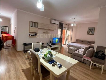 FOR RENT APARTMENT 2+1+2 IN THE RESIDENTIAL COMPLEX SIMA COM !