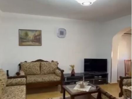  Jepet me Qera Apartament 2+1 tek Pazari i Ri, 600 mije leke