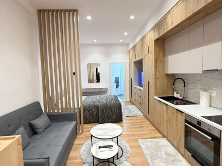 Garsoniere moderne me qira – Fresk !