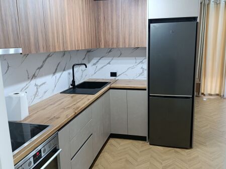 Rent | Apartament 2 + 1 | Rruga Petro Nini Luarasi | 700 €/month