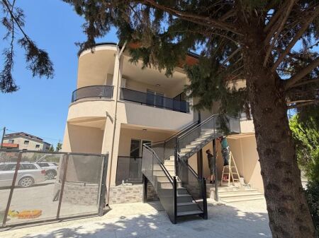 Villa/ Hotel in affitto dietro Casa Italia / Astir