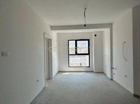 Apartment 1+1 for sale in Mali i Robit !
