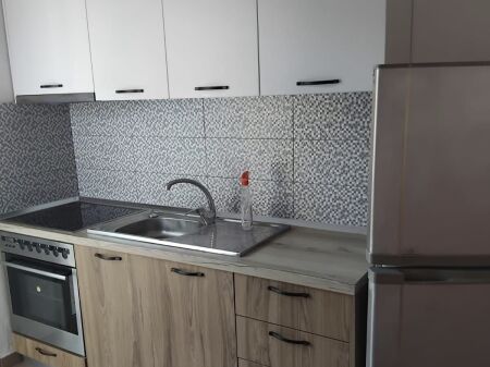 APARTAMENT 1+1. 30000 LEKE.BULEVARDI I RI,STACIONI I TRENIT
