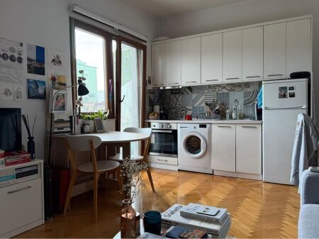 APARTAMENT 1+1 QIRA MYSLYM SHYRI