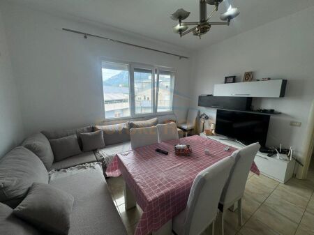 Qera, Apartament 1+1, Fresku, Tiranë