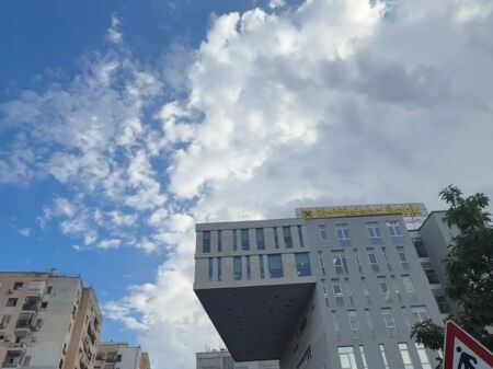 SHITET - Apartament 2+1+2 tek Komuna e Parisit