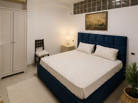Bllok, jepet me qera apartament 2+1, i arreduar