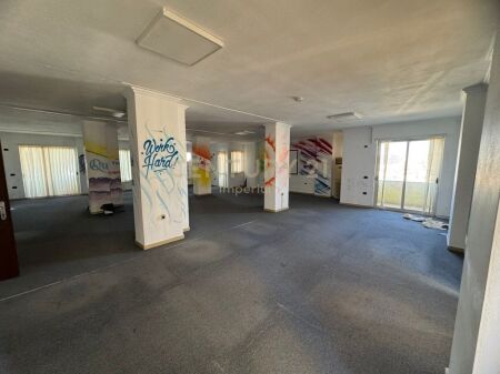 Open Space Environment 585 m² for Rent – Globe