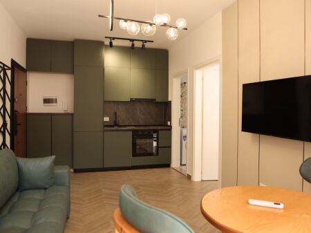 Shitet Apartament 1+1 në Malin e Robit, Golem