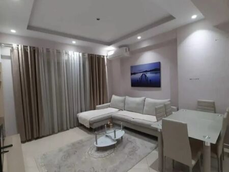 Apartament 2+1 i mobiluar +garazh me qera tek Golden Park
