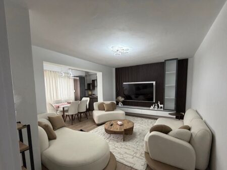 Affitto | Apartament 2 + 1 | 21 Dhjetori | 750 €/mese