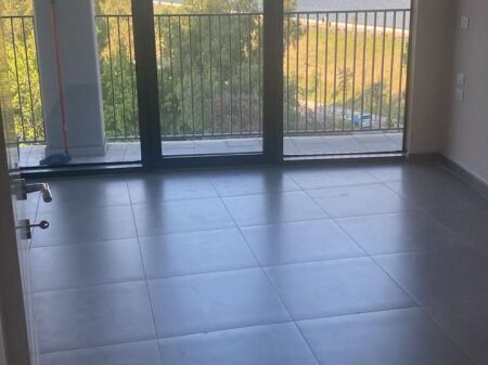  Jepet Ambient Zyre me Qira – Lake View Residence
