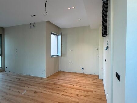  JEPET ME QIRA APARTAMENT 2+1 TEK GREEN VALLEY   Green Valley, Tiranë