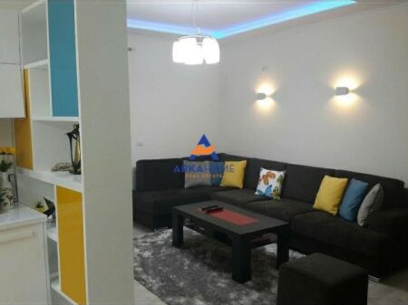 IN VENDITA APPARTAMENTO 2+1+BALCONE "COMPLESSO MAGNET, 21 DHJETORI" 235.000 EURO