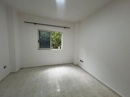  Jepet me qira apartament 2+1 – Ish Parku i Autobuzave Çmimi: 45,000 Lekë/muaj