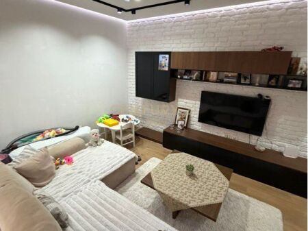 Apartament 2+1 per shitje ne Yzberisht