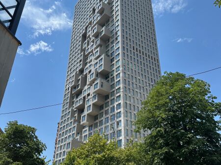 Apartment 3+2+1 per zyra ose banim te rruga elbasanit