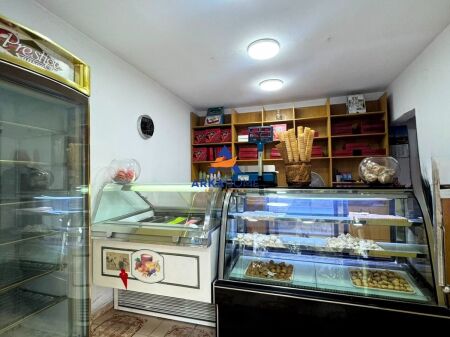 PASTICCERIA IN AFFITTO 74M2 "EX STAZIONE DEI TRENI" 70.000 LEKE