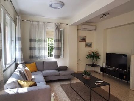 AFFITTIAMO IL PRIMO PIANO DI UNA CASA PRIVATA, HOTEL MONDIAL, 21- DHJETORI, TIRANE