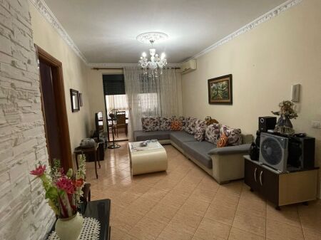 Affitto, Appartamento 2+1+2, Via 5 Maj, Tirana . Empire71258