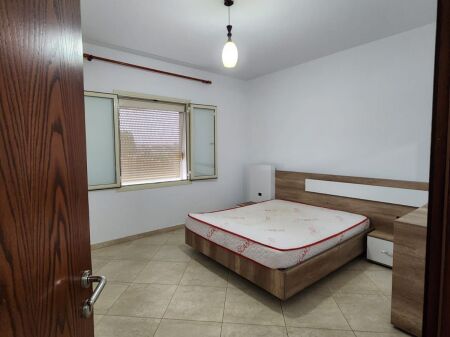 Jepet me qera 2+1+ambient gatimi+bllk  Fund rruges Jordan Misja,