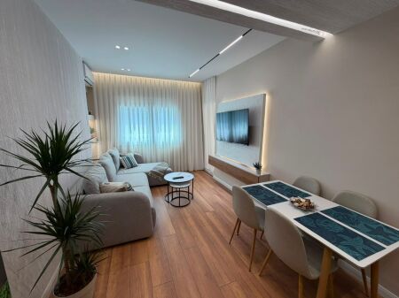 Shesim apartament 1+1 te investuar-Pazari i Ri!