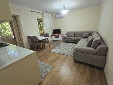 Apartament - Për Shitje - Rruga e Elbasanit, Tiranë