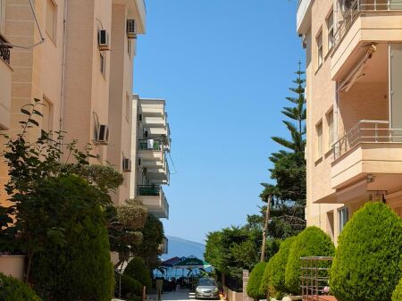 Shitet: Apartament 1+1 në Super Rezidencë Banimi, Vlorë.