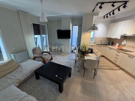 JEPET ME QIRA - APARTAMENT 2+1 Tek 21 Dhjetori, pranë Joena Market