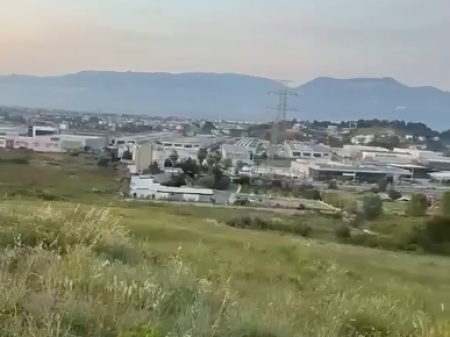 Shitet Tokë në Qafë Kashar