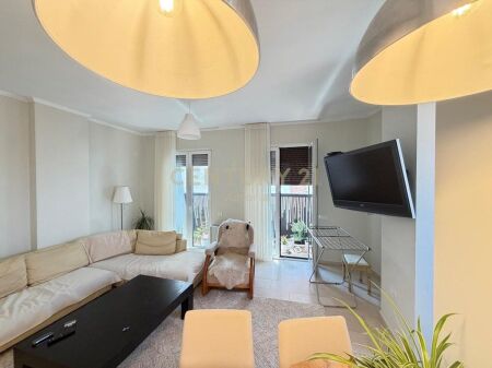 AFFITTASI - APPARTAMENTO 2+1 Vicino a 21 Dhjetori, vicino a Joena Market