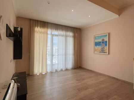 AFFITTASI Appartamento 2+1+Posto Auto vicino a Square21