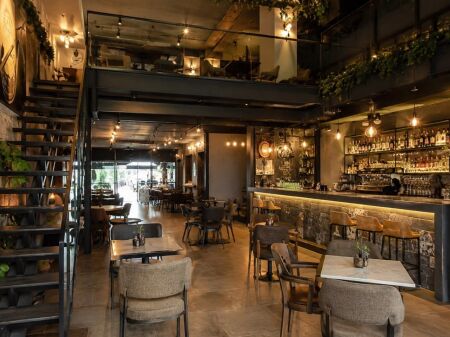 Affittasi Bar-caffè/ Ristorante del valore di 1.000 € al mese a Lapraka