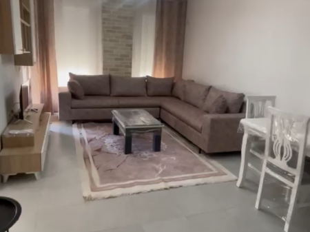 Apartament 2+1+2 per qera 5 Maji !