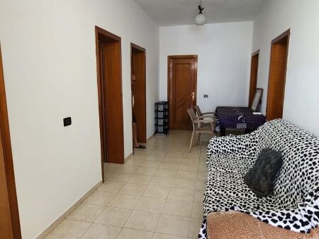 Apartament 4+1 me qira –  tek Vilat Amerikane !
