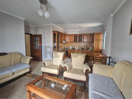 Apartament 2+1 per qira tek rruga e Elbasanit!