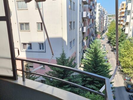 Appartamento in affitto 2+1+1 con balcone sul retro