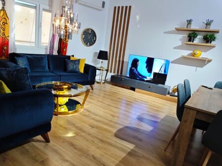 Jepet me Qira Apartament 2+1 tek Komuna e Parisit