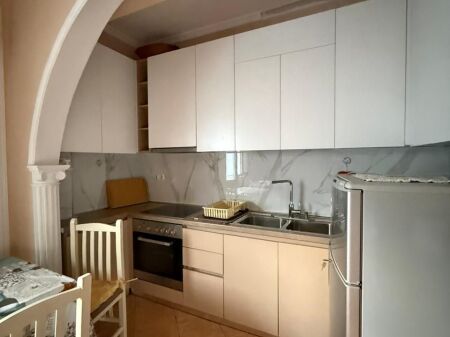 Affitto | Vilë 1 + 1 | Rruga 5 Maji | 400 €/mese