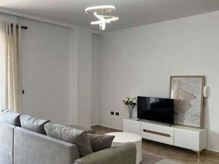 Apartment 1+1 for rent at Komuna e Parisit